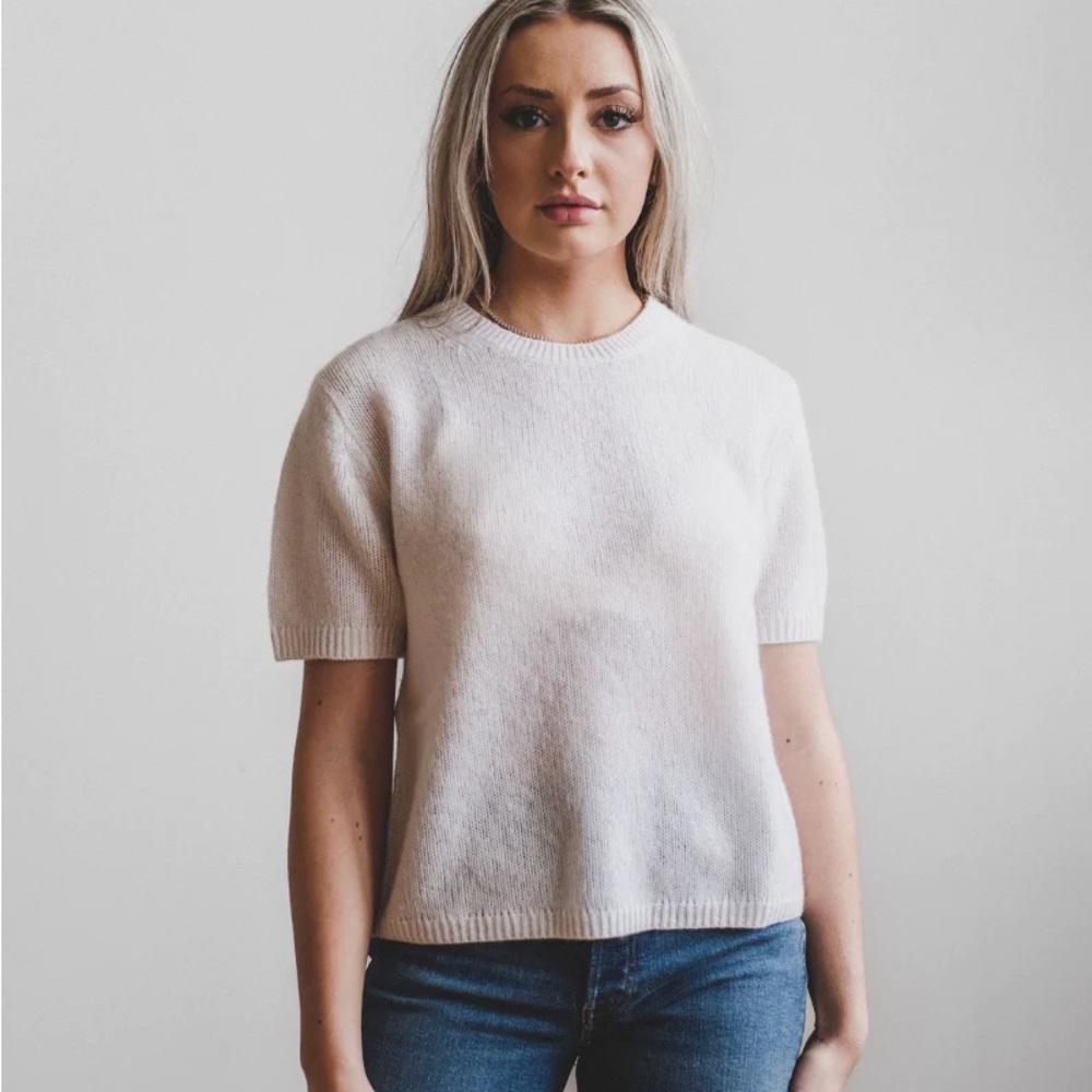 White and Warren 100% cashmere crewneck T-shirt in Navy